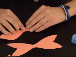 Comment faire un nœud papillon avec du papier cadeau ?