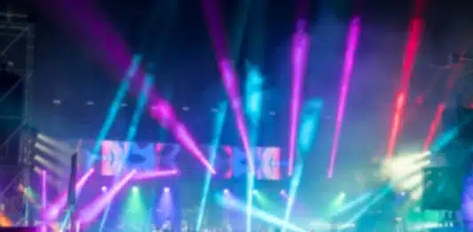 Jets de scène pour son mariage : comment préparer cette animation ?