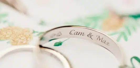 Les symboles et gravures les plus touchantes pour personnaliser vos alliances Les symboles et gravures les plus touchantes pour personnaliser vos alliances