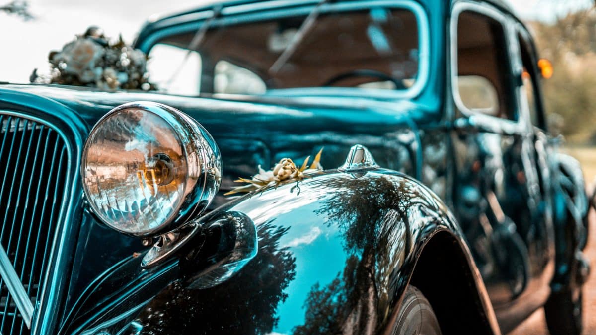 Pourquoi engager un chauffeur pour un mariage à Marseille ?